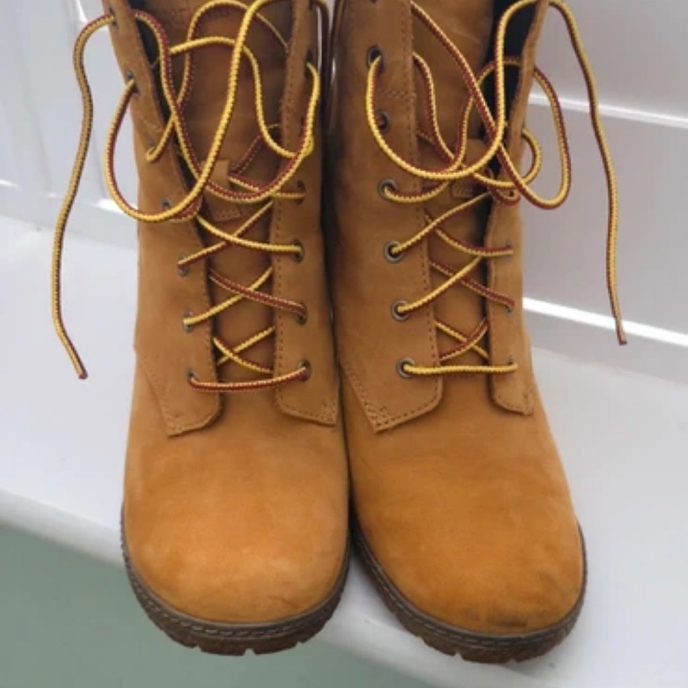 Timberland Tan Lace-Up Heeled Boots